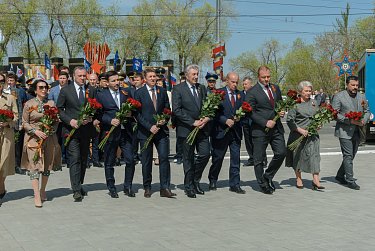 Россия никогда не забудет воинов-победителей!